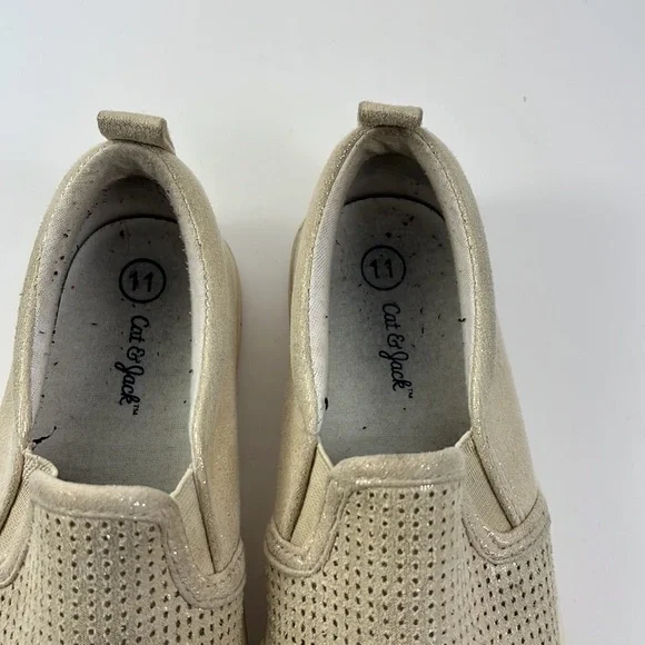 Cat and Jack Size 11 Girls Metallic Gold Slip Ons - Picture 6 of 11